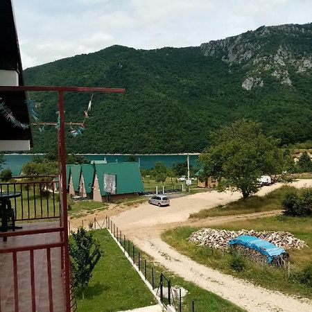 Apartman Pivsko Jezero 호텔 플루지네 외부 사진